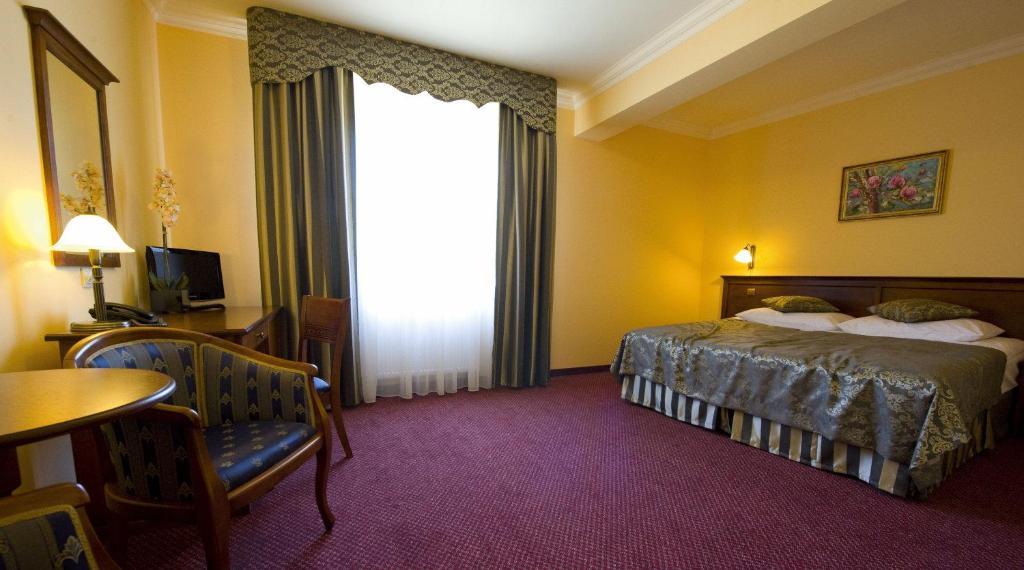 Hotel Nowy Dwor W Zaczerniu Rzeszow Phòng bức ảnh